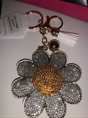 Crystal daisy Flower bag charm Keychain